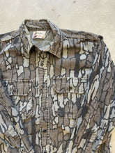 Load image into Gallery viewer, Vintage Trebark Camo Chamois Shirt (L)