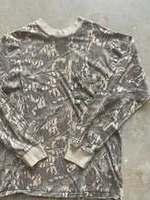 Load image into Gallery viewer, Vintage Mossy Oak Treestand Camo Long Sleeve Shirt (L)