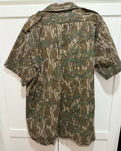 Load image into Gallery viewer, Mossy Oak Greenleaf Short Sleeve Button Down (XL)