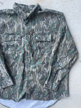 Load image into Gallery viewer, Mossy Oak Greenleaf Camo Button Up Shirt (2XL)