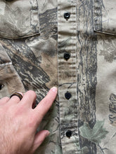 Load image into Gallery viewer, Vintage Realtree Camo Button Up Shirt (XL)