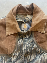 Load image into Gallery viewer, Vintage Mossy Oak Treestand Camo Carhartt Thrashed Jacket (XL)