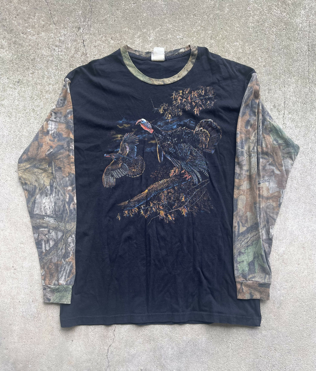 Vintage Turkey Graphic T-Shirt Realtree Advantage Camo (XL)