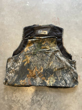 Load image into Gallery viewer, 2000’s Cabela’s Mossy Oak Breakup camo Bird Hunting Vest (L)