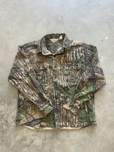 Load image into Gallery viewer, Vintage Realtree Camo Button Up Shirt (XL)