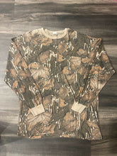 Load image into Gallery viewer, 1990’s Mossy Oak Fall Foliage Camo Long Sleeve Shirt (2XL)