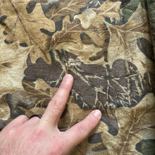 Load image into Gallery viewer, Vintage Realtree Advantage Camo Chamois Shirt (M)