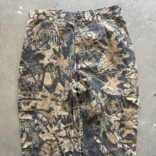 Load image into Gallery viewer, Vintage Mossy Oak Forest Floor Camo Adjustable Waist Pants (M)