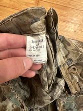 Load image into Gallery viewer, Vintage Wrangler Realtree Advantage Camo Shorts (30-32x6.5)