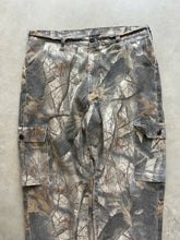 Load image into Gallery viewer, Vintage Libery Realtree Hardwoods Camo Adjustable Waist Pants (L)