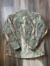Load image into Gallery viewer, 1990’s Winchester Trebark Camo Chamois Shirt (L)