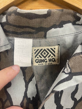 Load image into Gallery viewer, Vintage Treebark Camo 3-Pocket Shirt (L)