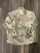 Load image into Gallery viewer, 1990’s Rattlers Brand Realtree Camo Chamois Shirt (XL)