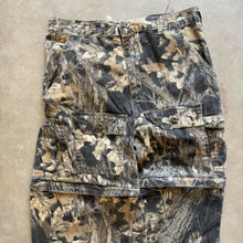 Load image into Gallery viewer, Vintage Mossy Oak Breakup Camo Adjustable Waist Zip Off Pants (S)