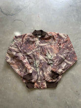 Load image into Gallery viewer, Vintage Realtree Advantage Timber Camo Bomber Jacket (L)