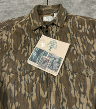 Load image into Gallery viewer, Mossy Oak Bottomland Chamois Button Down NWT (S)