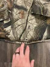 Load image into Gallery viewer, Vintage Ranger Denim Realtree Hardwoods Camo Button-Up Shirt (L)