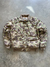 Load image into Gallery viewer, Vintage Cabela’s Duck Camo Puffer Jacket (L)