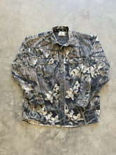 Load image into Gallery viewer, Vintage Mossy Oak Treestand Camo Chamois Shirt (L)