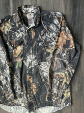 Load image into Gallery viewer, 2000’s Mossy Oak Breakup Camo Button-Up Shirt (M)