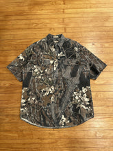 Load image into Gallery viewer, Vintage Browning MossyOak Breakup Camo Short Sleeve Button-Up (L)