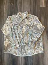 Load image into Gallery viewer, Vintage Realtree Advantage Camo Chamois Shirt (2XL)