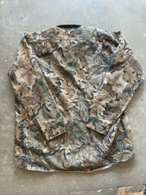 Load image into Gallery viewer, Vintage Realtree Advantage Camo Button Up Shirt (2XL)