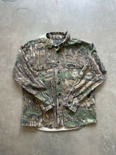 Load image into Gallery viewer, Vintage Realtree Camo Chamois Shirt (M)
