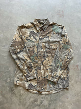 Load image into Gallery viewer, Vintage Realtree Advantage Camo Lightweight Button-Up Shirt (L)