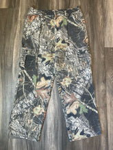 Load image into Gallery viewer, 2000’s Mossy Oak Breakup Camo Adjustable Waist Chamois Pants (L)