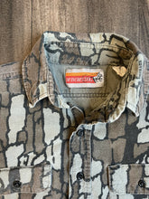 Load image into Gallery viewer, Vintage Winchester Trebark Camo Chamois Shirt (L)