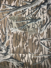 Load image into Gallery viewer, Vintage mossy oak original treestand button up (xl)