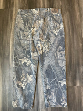 Load image into Gallery viewer, Vintage Wrangler Mossy Oak Breakup Camo Denim Pants (40x32)