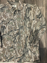 Load image into Gallery viewer, Vintage Mossy Oak Treestand Camo Chamois Shirt (XL)