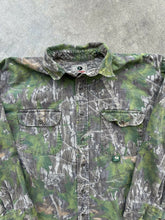 Load image into Gallery viewer, Vintage MossyOak Shadow Leaf Camo Camios (XL)