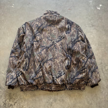 Load image into Gallery viewer, Vintage Reversible Mossy Oak Treestand Camo Jacket (2XL)