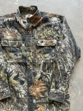 Load image into Gallery viewer, 2000’s Mossy Oak Breakup Camo Button Up Shirt (M)