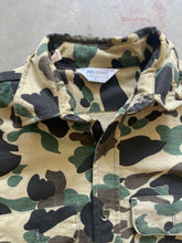 Load image into Gallery viewer, Vintage Duck Camo Wildlife Graphic Chamois Shirt (XL)
