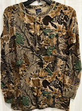 Load image into Gallery viewer, Vintage Duofold Realtree Advantage Henley shirt