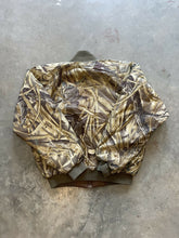 Load image into Gallery viewer, Vintage Advantage Wetlands Camo Puffer Jacket (L)