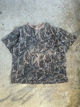 Load image into Gallery viewer, Vintage Mossy Oak Trees Camo Pocket T-Shirt (XL)