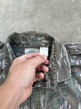 Load image into Gallery viewer, Vintage Mossy Oak GreenLeaf Button Up (L)