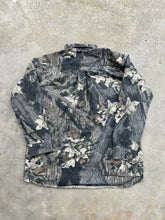 Load image into Gallery viewer, Vintage MossyOak Breakup Button Up (XL)