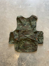 Load image into Gallery viewer, Vintage Duxbak Woodland Camo Bird Hunting Vest (L)