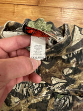 Load image into Gallery viewer, Vintage MossyOak Forest Floor Pocket T (3XL)