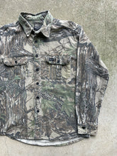 Load image into Gallery viewer, Vintage Rattlers Brand Realtree Camo Chamois (M)