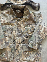Load image into Gallery viewer, Vintage Realtree Advantage Camo Jacket (XL)