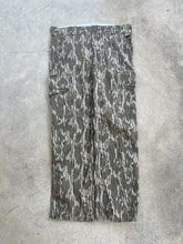 Load image into Gallery viewer, Vintage Remington MossyOak Original Bottomland Camo Pants (38”x31”)