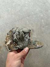 Load image into Gallery viewer, Vintage Realtree Advantage Camo Patriot Broadheads SnapBack Hat
