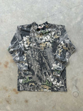 Load image into Gallery viewer, Vintage MossyOak Breakup Camo Henley (M/L)